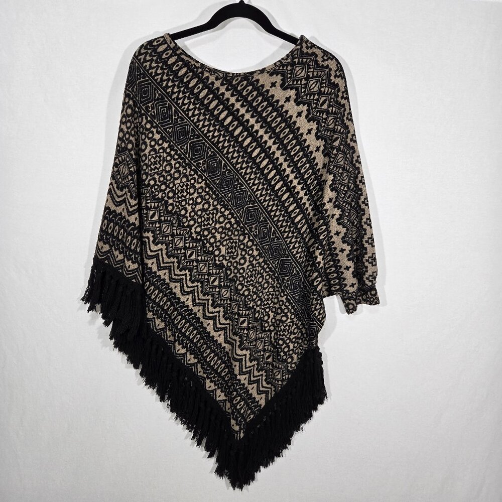 RARE Vintage U.SA. Aztec BOHO Geometric Print Fringe 1-SLEEVE Poncho Women Sz L.